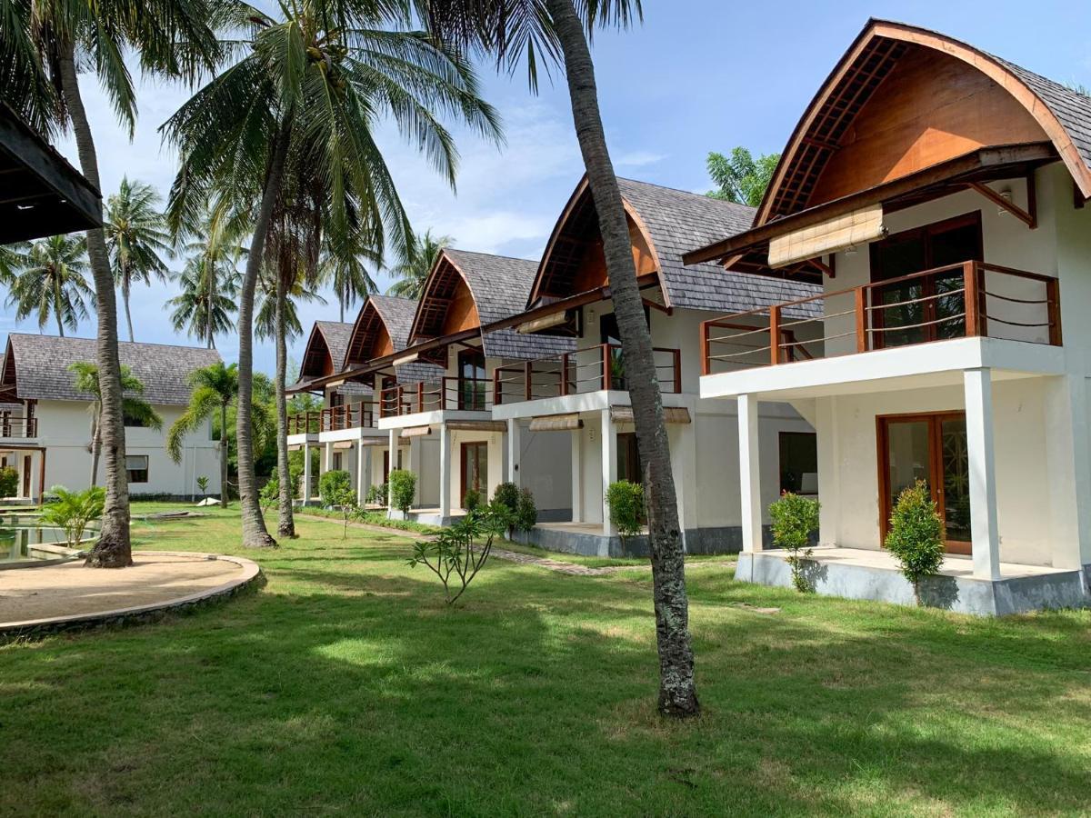 The Club Villas Lombok Sekotong Bagian luar foto