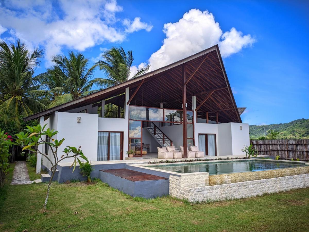 The Club Villas Lombok Sekotong Bagian luar foto